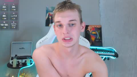 Snapshot of 4ever_dude chatting on February 1, 2025, 12:58 pm Andrew online show from February 1, 2025, 12:58 pm