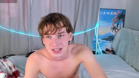 Snapshot of 4ever_dude chatting on September 15, 2025, 12:49 pm Andrew online show from September 15, 2025, 12:49 pm