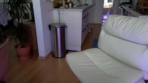 4rjun4 online show from September 29, 2025, 5:45 am