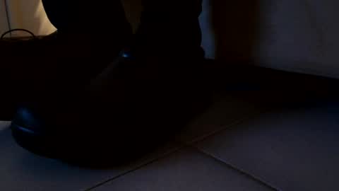 F E L I X -  -  F O ll O W      M E  online show from December 5, 2024, 4:01 pm