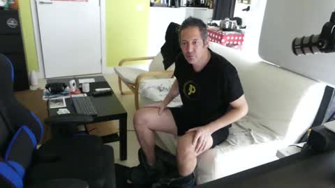 Larese Carlo online show from February 13, 2026, 3:08 pm