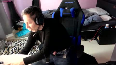 Larese Carlo online show from March 12, 2026, 11:27 am