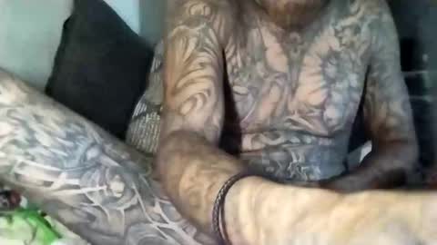 Snapshot of 69dick_fitzwell69 chatting on December 31, 2024, 6:46 pm HUGH G RECTION online show from December 31, 2024, 6:46 pm