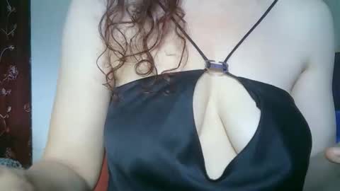 Lilu online show from May 12, 2026, 10:34 am