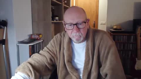  Papi  online show from February 5, 2025, 5:31 pm