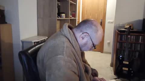  Papi  online show from March 5, 2025, 7:06 pm