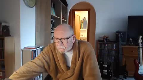  Papi  online show from March 9, 2025, 5:17 pm