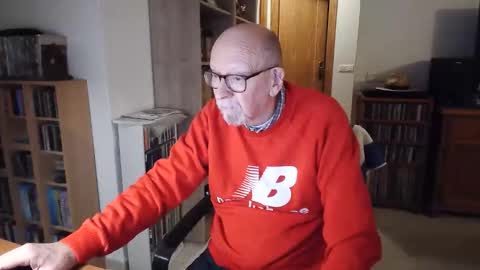  Papi  online show from November 26, 2025, 5:25 pm