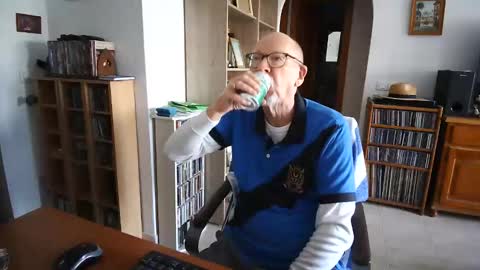  Papi  online show from April 8, 2026, 12:49 pm