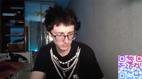 Phillip online show from November 17, 2025, 4:35 pm