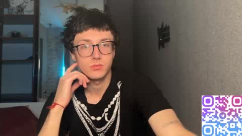 Phillip online show from November 24, 2025, 4:01 am