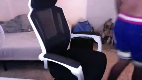 8cha online show from October 11, 2025, 8:18 pm