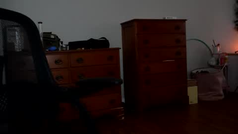 8inch_blessed online show from December 2, 2025, 4:24 pm