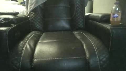 8inchthrobbincock online show from January 16, 2026, 5:33 am