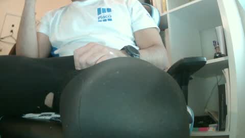 Snapshot of 90zero chatting on January 11, 2025, 8:32 pm Arturo online show from January 11, 2025, 8:32 pm