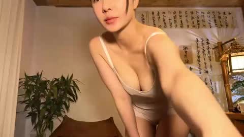 lily online show from April 11, 2026, 6:29 am