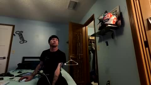 Snapshot of 9_25 chatting on December 8, 2024, 8:15 pm 8over6 online show from December 8, 2024, 8:15 pm