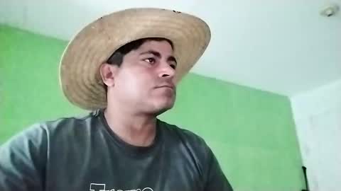 9vinhocamshow online show from February 17, 2025, 12:05 pm