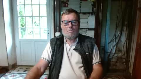 _123_voyeur_ online show from October 3, 2025, 10:01 am