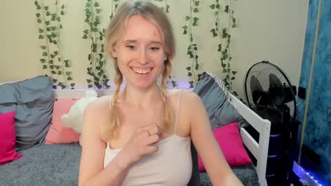 Snapshot of _adel_brooks_ chatting on February 3, 2025, 9:39 pm adel online show from February 3, 2025, 9:39 pm