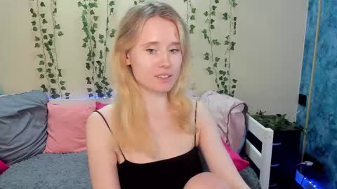 Snapshot of _adel_brooks_ chatting on February 18, 2025, 6:37 pm adel online show from February 18, 2025, 6:37 pm