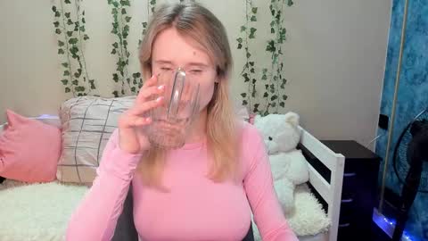 Snapshot of _adel_brooks_ chatting on March 10, 2025, 9:51 pm adel online show from March 10, 2025, 9:51 pm