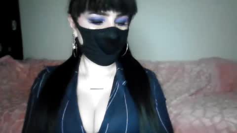 Adela online show from December 11, 2024, 6:52 pm