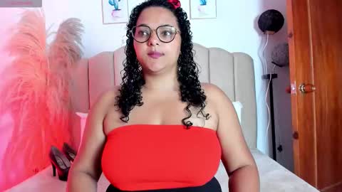 _aithanaa_ online show from November 25, 2025, 7:03 pm