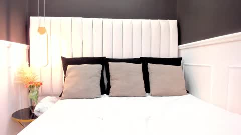 _aleja_foxx_ online show from November 18, 2025, 6:01 pm