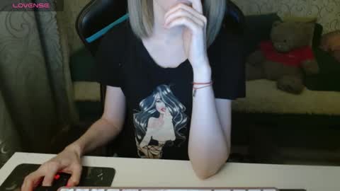 Snapshot of _alicecullen_ chatting on November 16, 2025, 2:55 pm AliceCullen online show from November 16, 2025, 2:55 pm