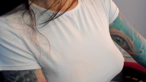 Snapshot of _aliice_1 chatting on December 30, 2024, 10:01 pm Alice online show from December 30, 2024, 10:01 pm