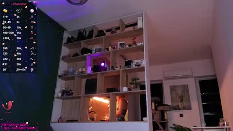 Mia online show from February 14, 2025, 4:09 pm