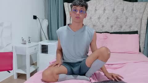 Snapshot of _andrew_williams chatting on December 14, 2024, 10:18 pm Andres online show from December 14, 2024, 10:18 pm