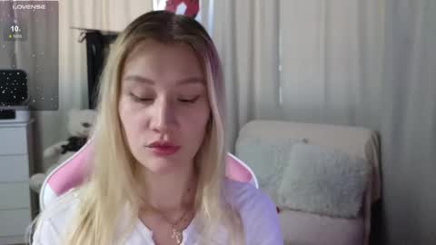 Anna Nolan online show from September 17, 2025, 6:26 am