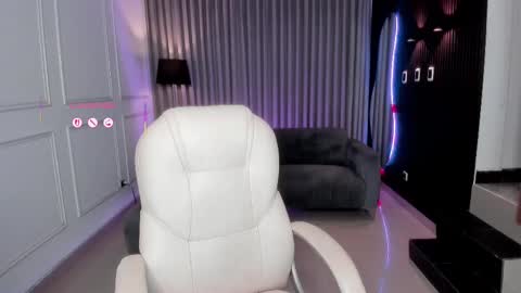 Ana online show from February 11, 2025, 7:48 pm