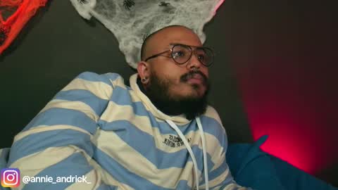 Annie Andrick online show from October 24, 2025, 1:18 pm