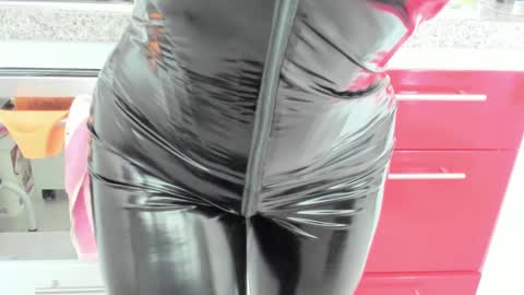 antonia online show from February 7, 2025, 3:41 pm