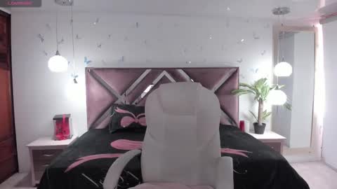 antonnela online show from December 19, 2025, 2:24 pm