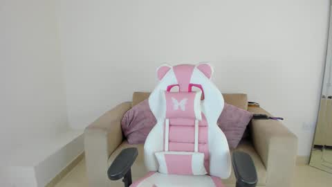    online show from February 25, 2025, 1:28 pm