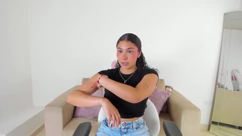    online show from March 4, 2025, 1:06 pm