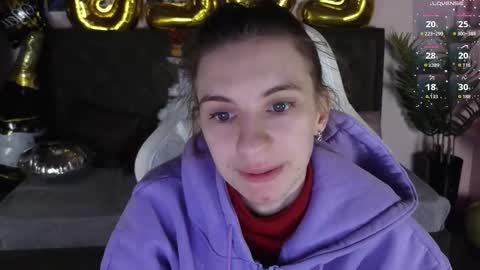 _ash_leyy_ online show from December 17, 2025, 1:33 am