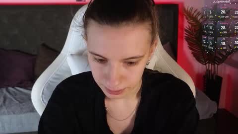 _ash_leyy_ online show from January 15, 2026, 1:32 am