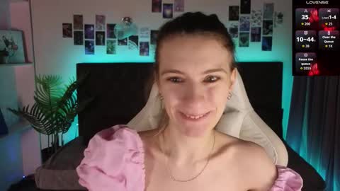 _ash_leyy_ online show from February 18, 2026, 1:23 am