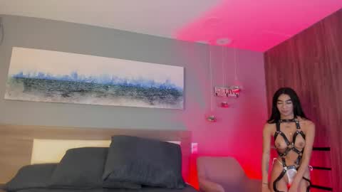 Ashly online show from November 7, 2025, 7:36 pm