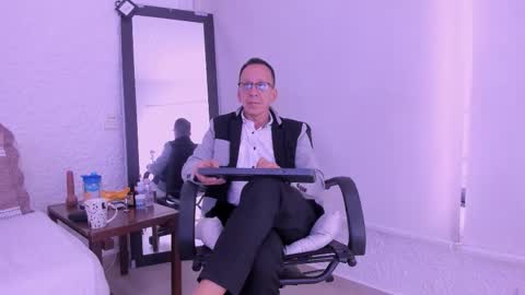 _axelking_ online show from February 12, 2026, 11:38 am