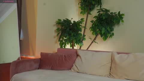 Jess online show from February 27, 2026, 3:39 am