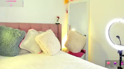 Sara independent model online show from June 23, 2026, 2:20 am
