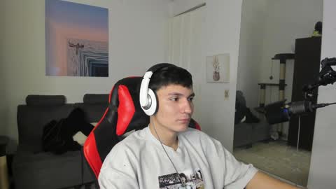 Snapshot of _blakee chatting on December 23, 2024, 7:06 am B L A K E online show from December 23, 2024, 7:06 am