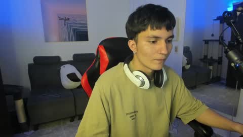 Snapshot of _blakee chatting on January 8, 2025, 2:14 am B L A K E online show from January 8, 2025, 2:14 am