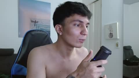 Snapshot of _blakee chatting on February 13, 2026, 5:53 pm B L A K E online show from February 13, 2026, 5:53 pm